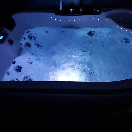 Lights Spa National Arena Mega Mall Monza Bucarest Exterior foto